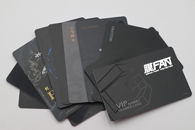 会员卡是用什么质料制作的？？？