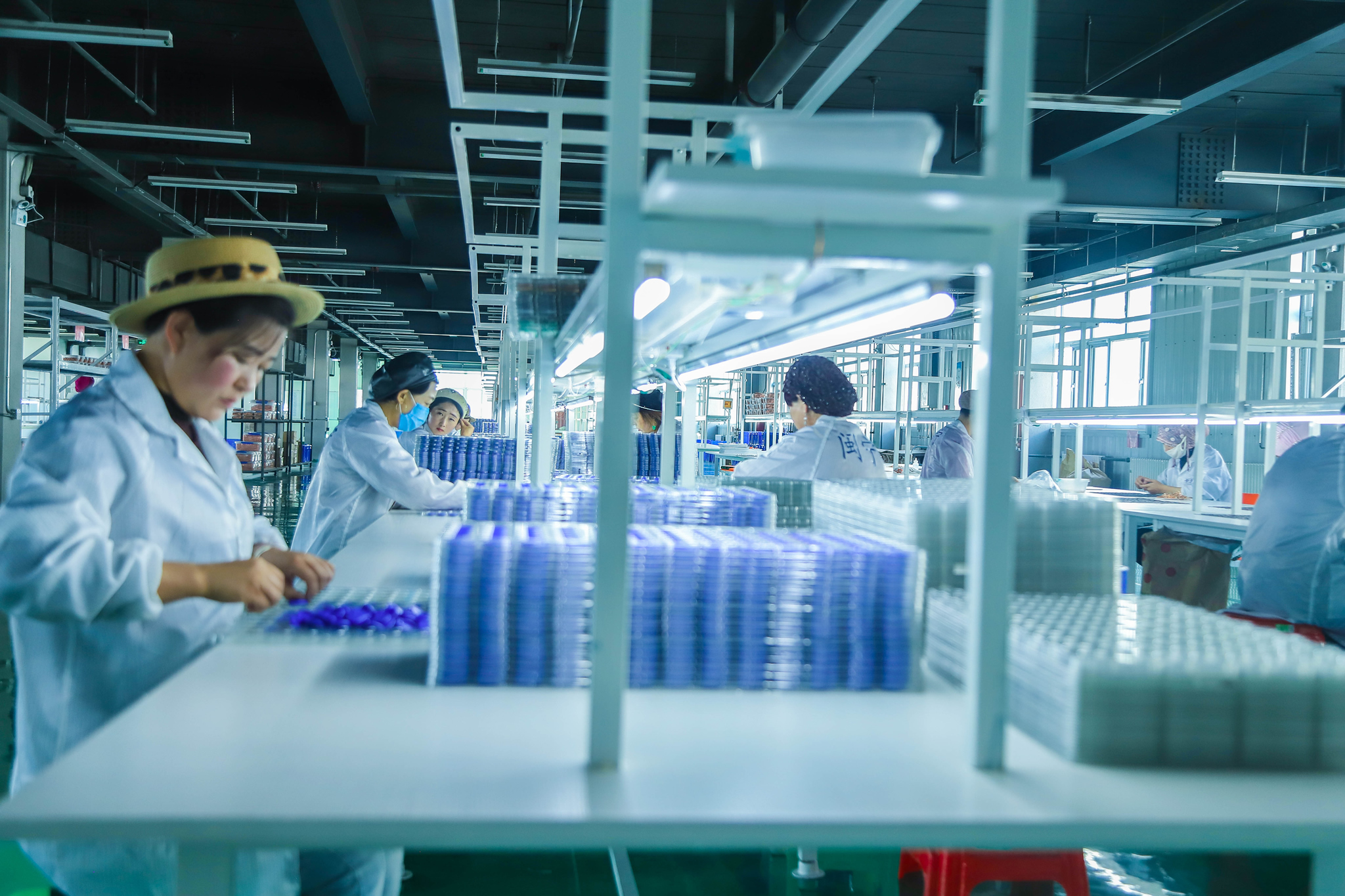 威斯尼斯wns888集团宁夏工厂获得一项用于智能卡加工的超声波焊接装置专利