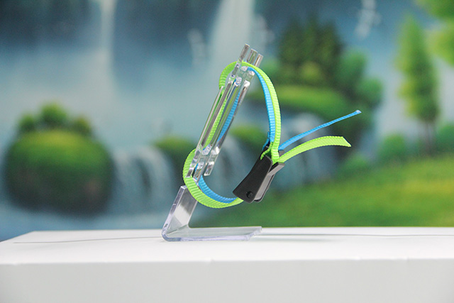 织唛腕带容易变脆的缘故原由是什么