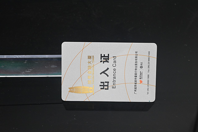 感应式PVC卡和接触式PVC卡比照有什么优势？？？？？？