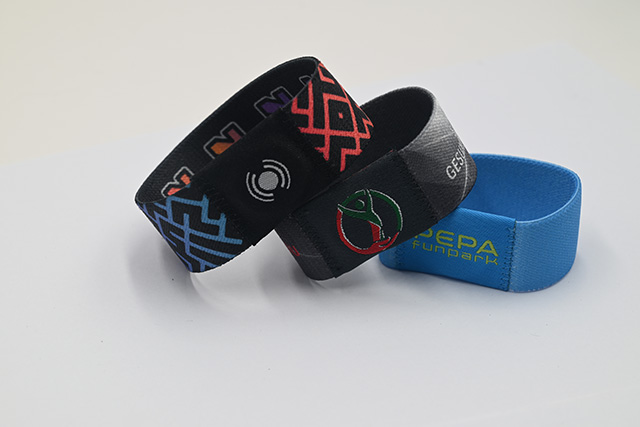 镭射卡的制作，，，镭射卡的优点